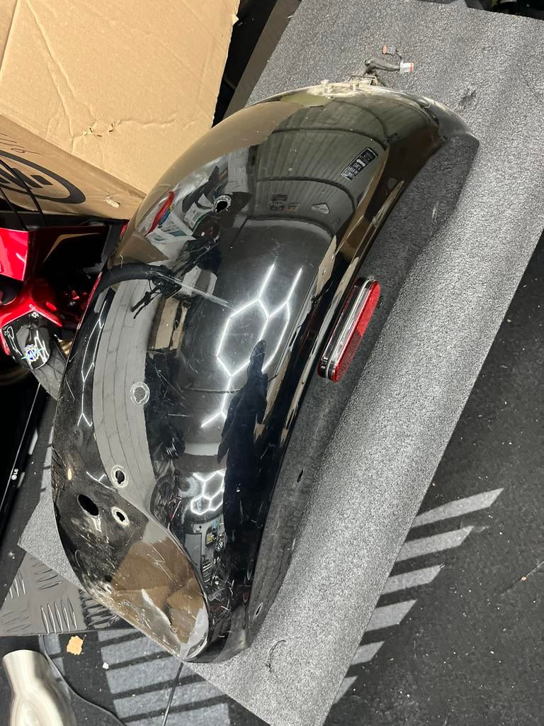 Schade achterspatbord Harley Davidson FXLR FXLRS FXLRST, Ophalen of Verzenden