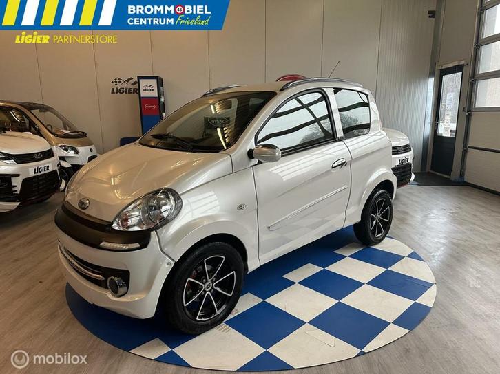 Microcar M.GO DCI Paris Nieuwstaat vol opties! slechts 22dkm, Diversen, Brommobielen en Scootmobielen, Gebruikt, Microcar