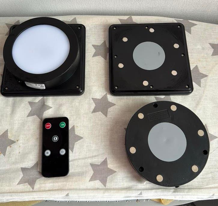 2 lampen op zonnepanelen, Caravans en Kamperen, Camper-accessoires, Ophalen, Gebruikt