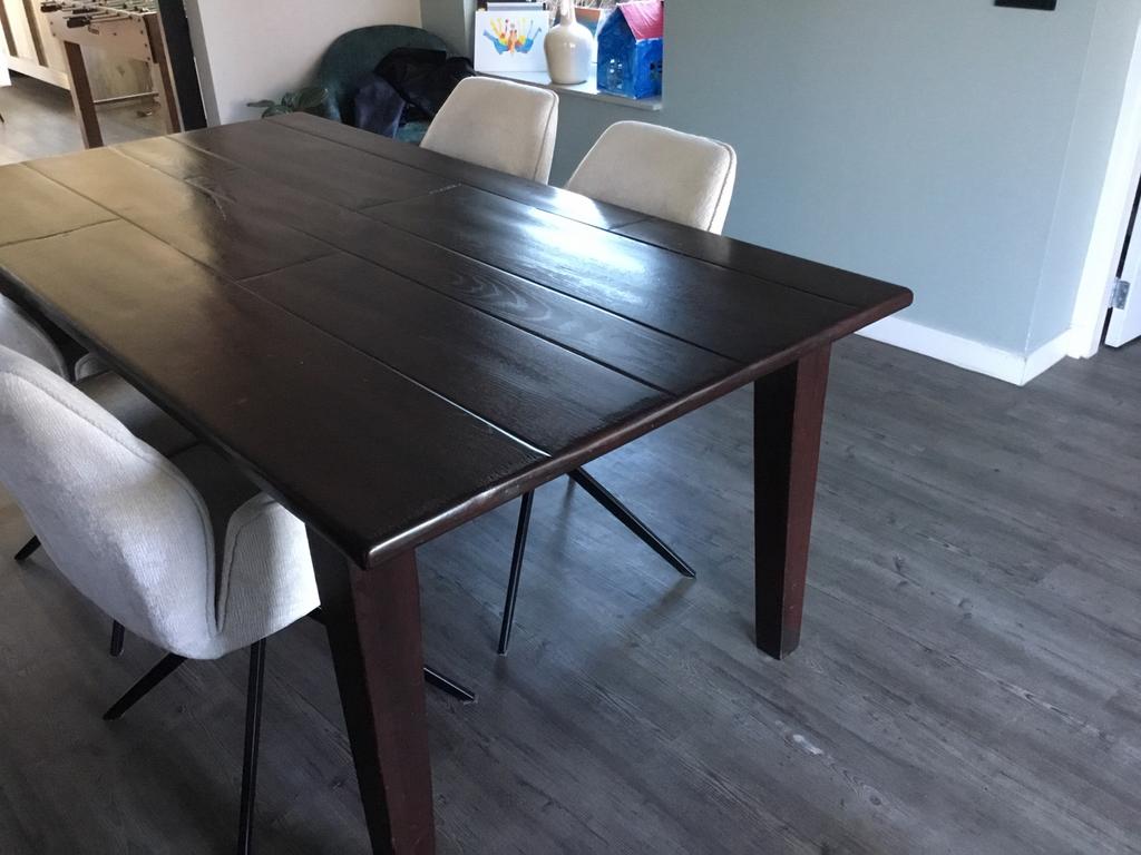 Prachtige eettafel, Huis en Inrichting, Tafels | Eettafels, 100 tot 150 cm, Ophalen of Verzenden, Zo goed als nieuw, 150 tot 200 cm