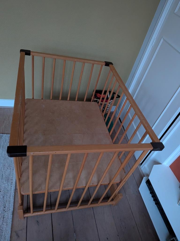 Retro box met gratis boxkleed, makkelijk uit elkaar te halen, Kinderen en Baby's, Boxen, Ophalen, Gebruikt, Boxkleed