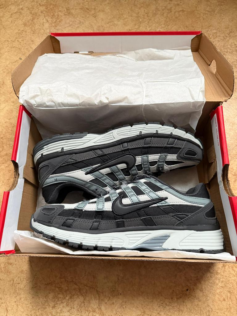 Nike P-6000 Anthracite Smoke Grey, Ophalen of Verzenden, Nieuw, Jongen, Schoenen