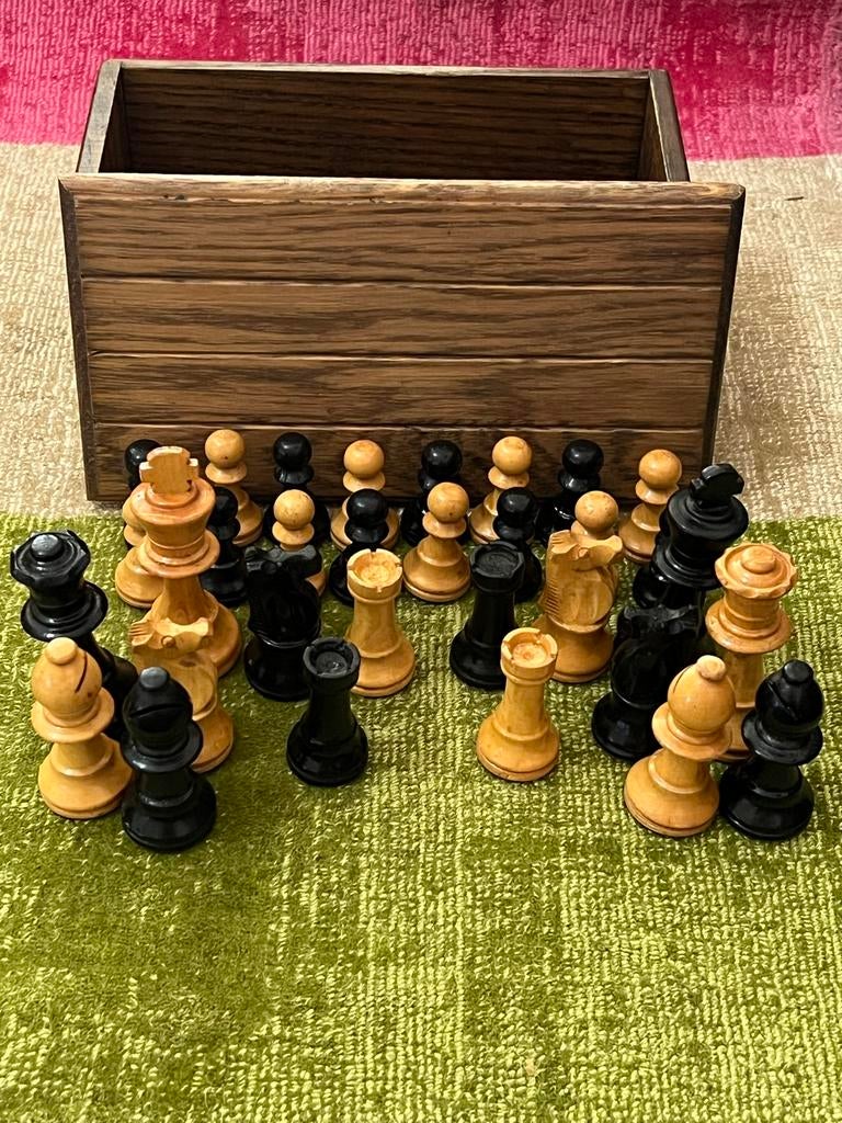 Vintage Chess Staunton  verzwaard Lood Koninghoogte 81 mm, Hobby en Vrije tijd, Ophalen of Verzenden, Gebruikt