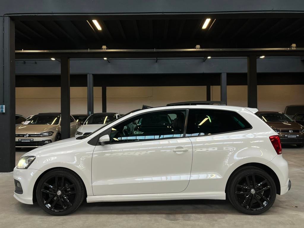 Volkswagen Polo 1.2 TSI R-Line Pano/Led/Cruise/Alcantara, Gebruikt, Zwart, 4 cilinders, Wit