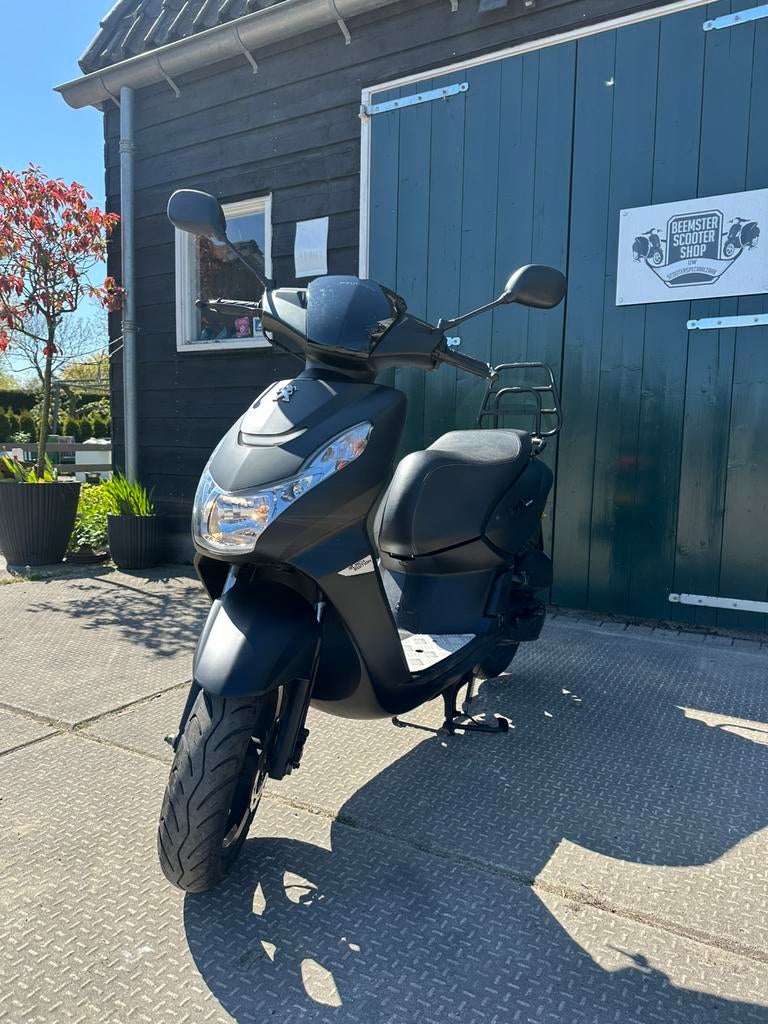 Peugeot Kisbee black edition 2020 45 km/h, Ophalen, Zo goed als nieuw, Benzine, Overige modellen