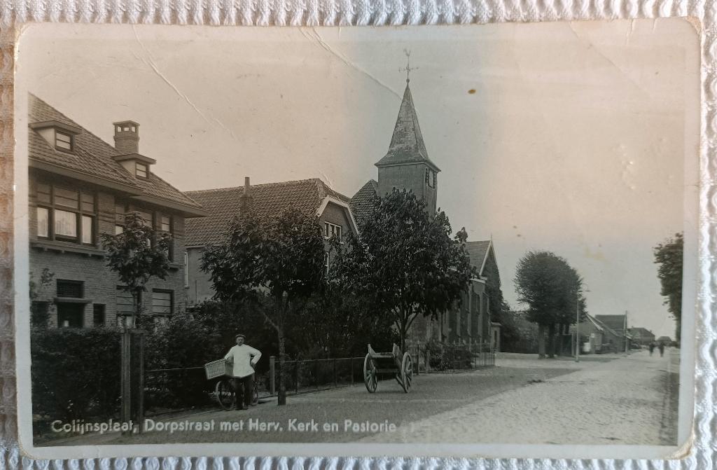 Colijnsplaat Dorpsstraat met Herv. kerk en Pastorie, Ophalen of Verzenden, 1920 tot 1940, Gelopen, Zeeland