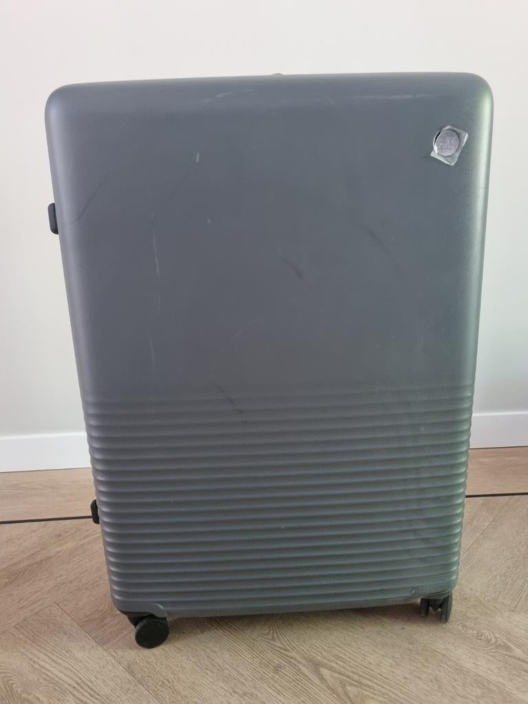 Nieuwe grijze koffer met wieltjes - Groot 74x49x27, Ophalen, Wieltjes, Gebruikt, Hard kunststof