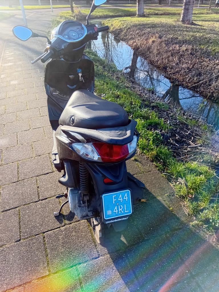 Piaggio New Fly 4 Takt - Bouwjaar 2012, Fietsen en Brommers, Scooters | Yamaha, Ophalen of Verzenden, Gebruikt, Benzine, Overige modellen