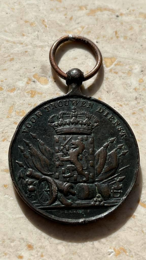 TROUWEN DIENST MEDAILLE 2e MODEL SIMON IN BRONS rond 1828 in, Verzamelen, Militaria | Algemeen, Lintje, Medaille of Wings, Ophalen of Verzenden