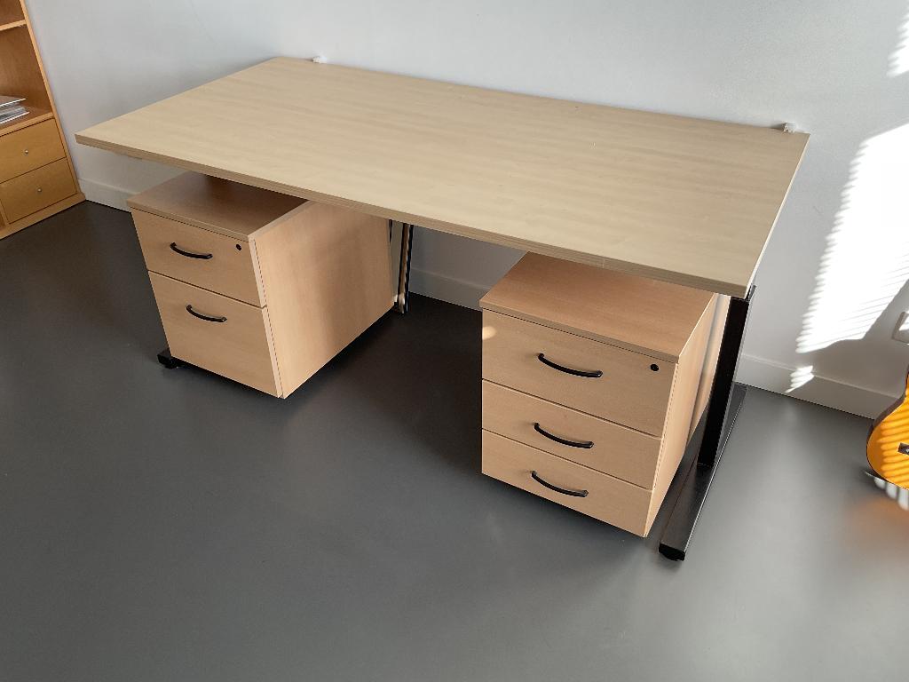 Bureau met ladenblokken, Ophalen, Overige typen, 160 cm, In hoogte verstelbaar