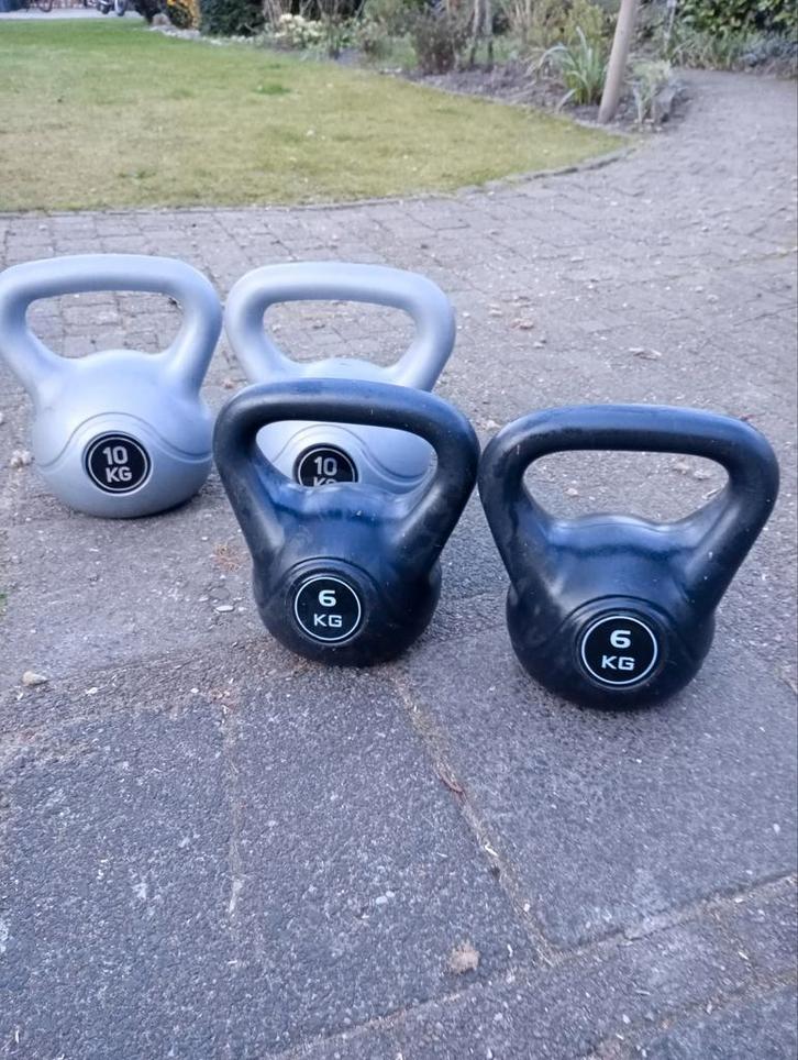 Kettlebell set - 2x 6kg en 2x 10kg, Sport en Fitness, Fitnessmaterialen, Gebruikt, Kettlebell, Armen, Benen, Borst, Buik, Rug