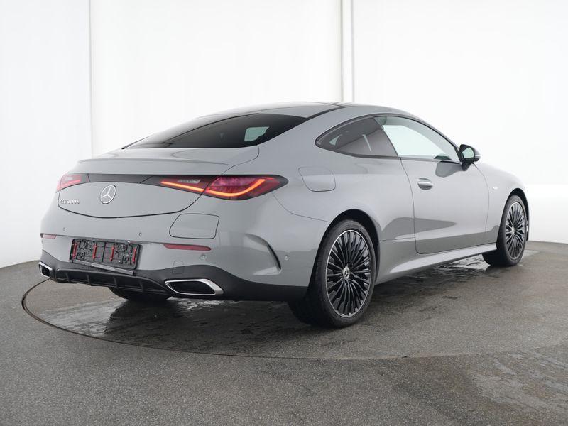 Mercedes-Benz CLE 300 e AMG Line Premium | Panorama - Schuif, Automaat, Zwart, 4 cilinders, Plug-in hybride