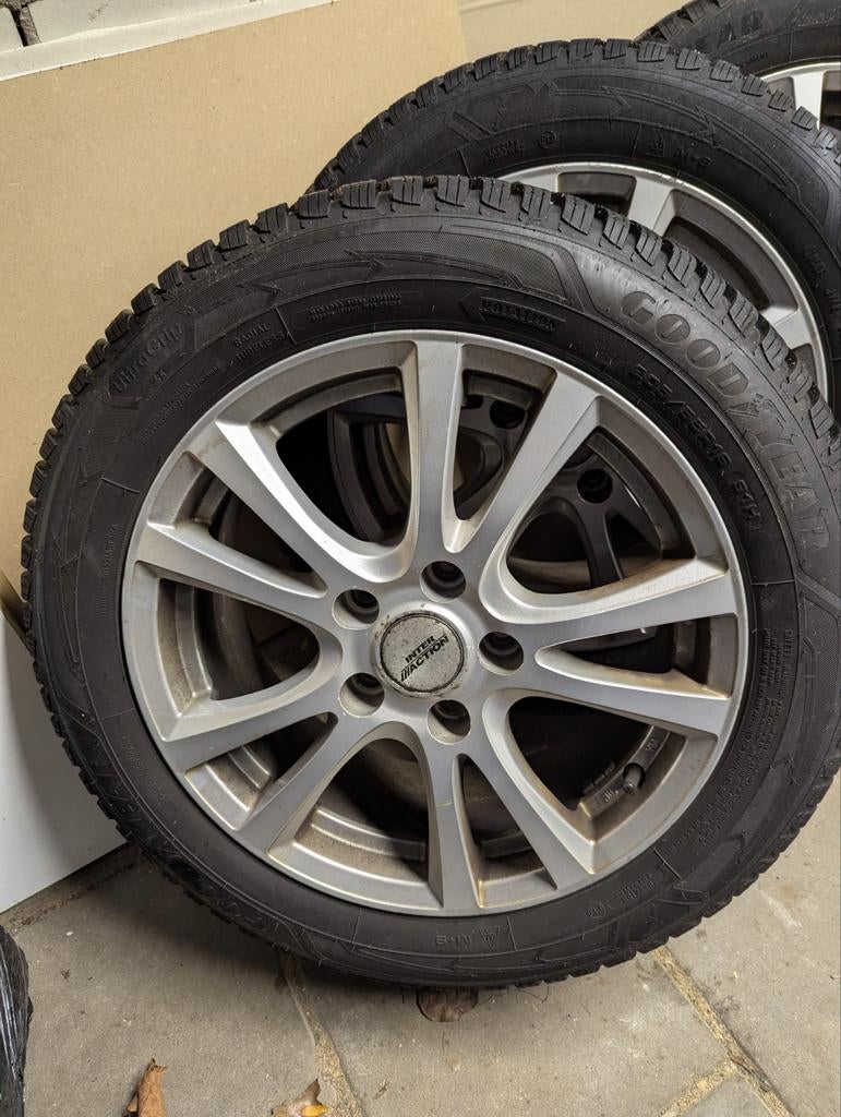 Goodyear Winterbanden op LM velgen 205/55R16 5x114.3 ET45, Ophalen, Gebruikt, 16 inch, Banden en Velgen