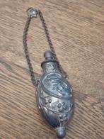 Antieke zilverkleurige parfumflesje met ketting, Ophalen of Verzenden