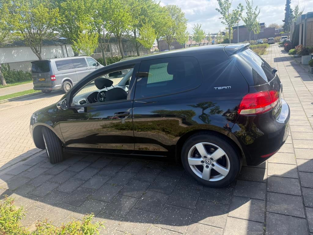 Volkswagen Golf 1.4 16V 59KW 5D 2010 Zwart, Auto's, Volkswagen, Voorwielaandrijving, 4 cilinders, Zwart, Handgeschakeld