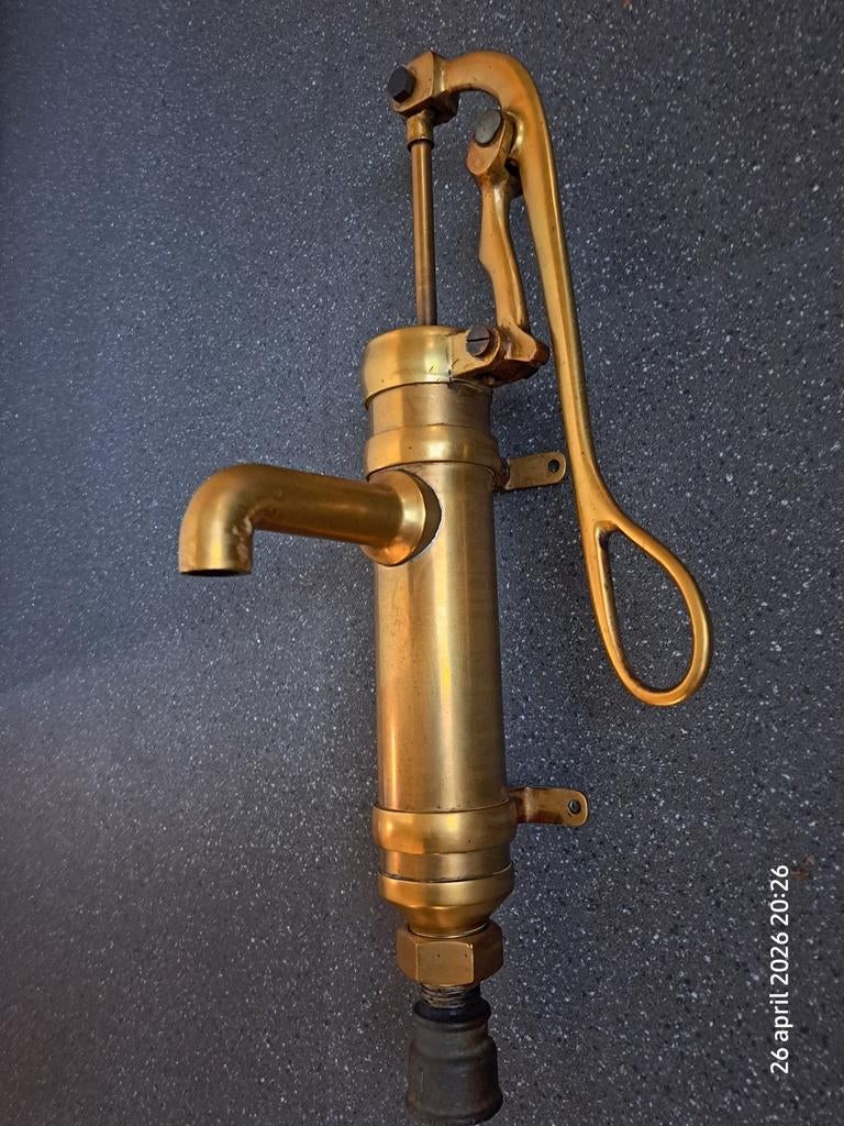 Antieke Messing Waterpomp - Decoratief en Functioneel, Antiek en Kunst, Ophalen, Brons