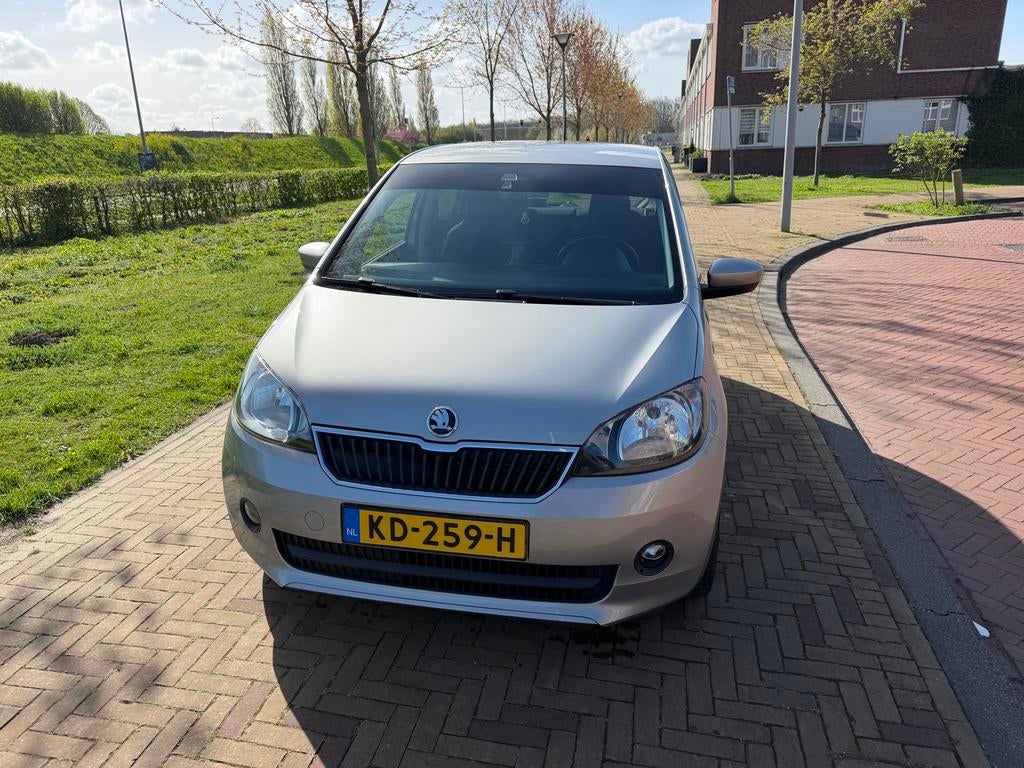 Skoda Citigo 1.0  2016 Grijs, Auto's, Skoda, Voorwielaandrijving, 840 kg, Origineel Nederlands, 24 km/l
