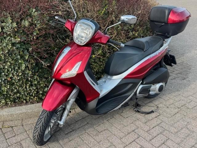 Piaggio Beverly 300, Motoren, Motoren | Piaggio, Bedrijf, Scooter, 11 kW of minder, 1 cilinder, Minimaal motorrijbewijs A1, ABS