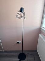 Gratis! Zwarte Industriële Staande Lamp - 146 cm Hoog, Ophalen, Gebruikt, Metaal, 100 tot 150 cm