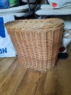 Leuke hoge mand met 2 hengsels, Ophalen of Verzenden, Zo goed als nieuw, Rond, Riet