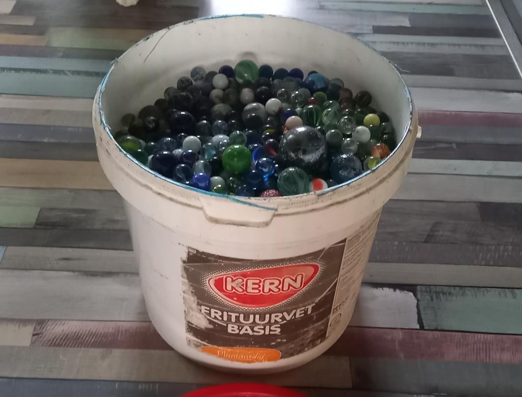 16 kilo emmer vintage knikkers, Ophalen, Gebruikt
