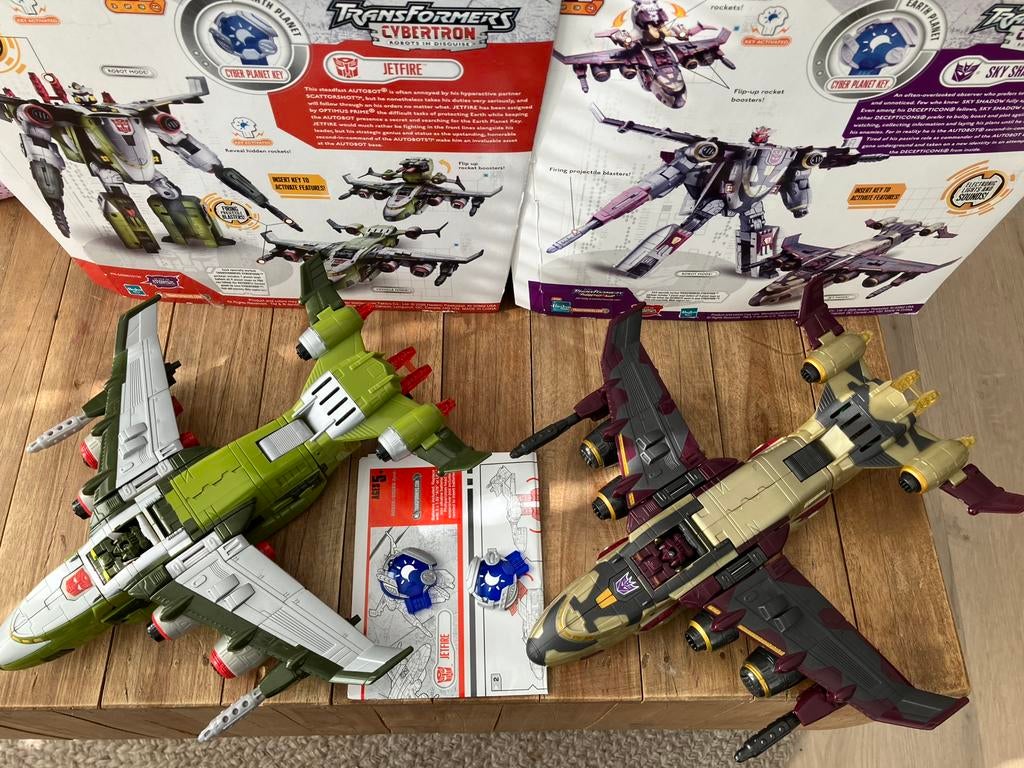 Transformers cybertron Jetfire & Sky Shadow, Verzamelen, Transformers, Overige generaties, Ophalen of Verzenden, Zo goed als nieuw