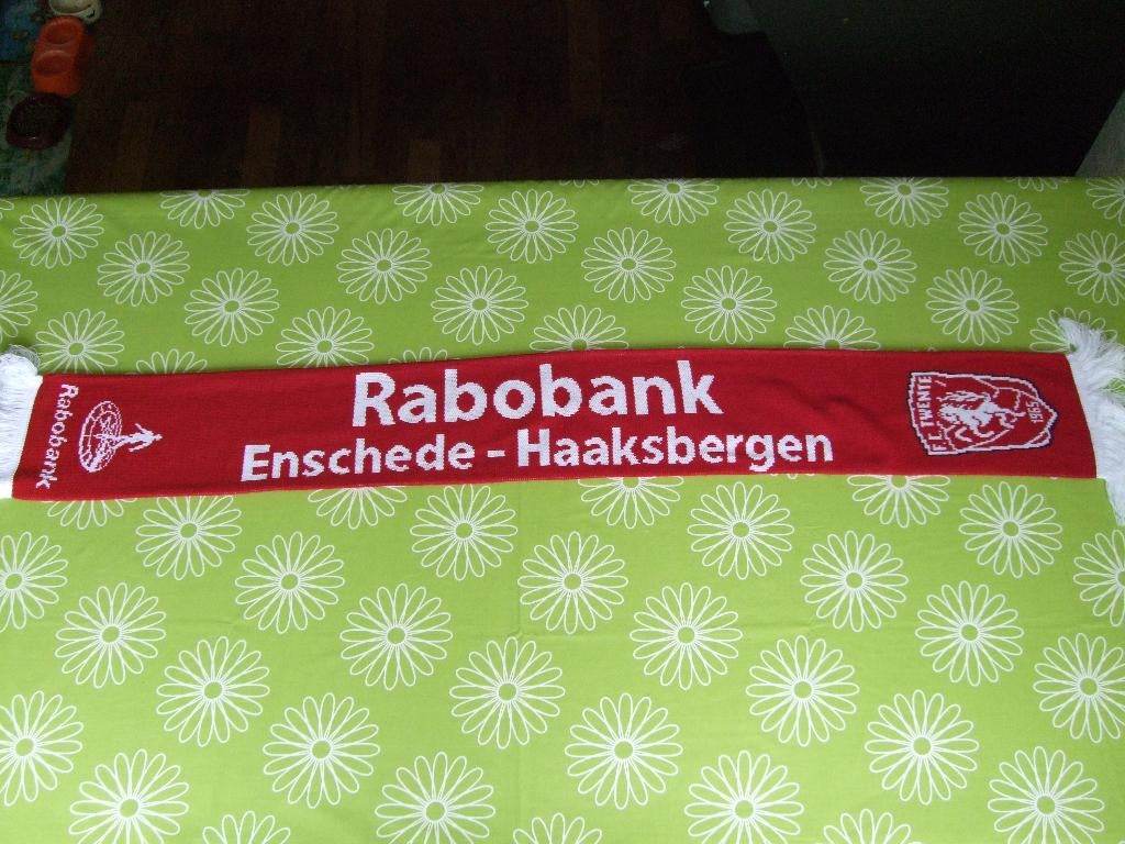 FC Twente - Rabobank Enschede Haaksbergen sjaal, Ophalen of Verzenden, Zo goed als nieuw, F.C. Twente, Vaantje of Sjaal