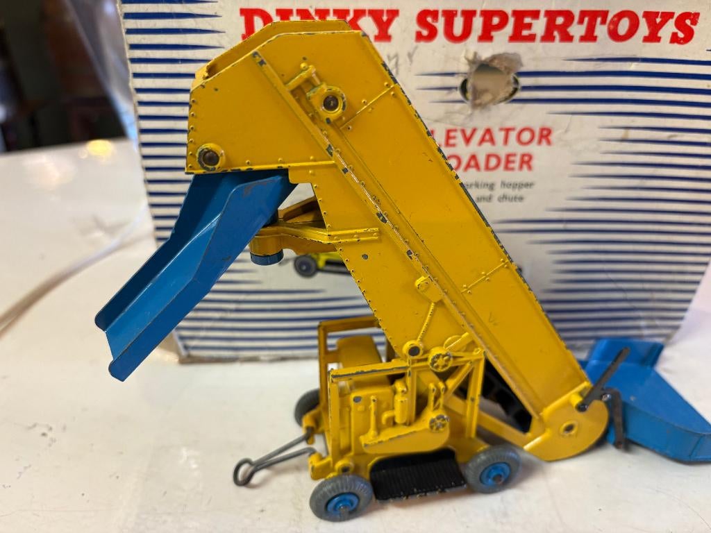 A Dinky Toy Look Back – The Elevator Loader | MAR Online