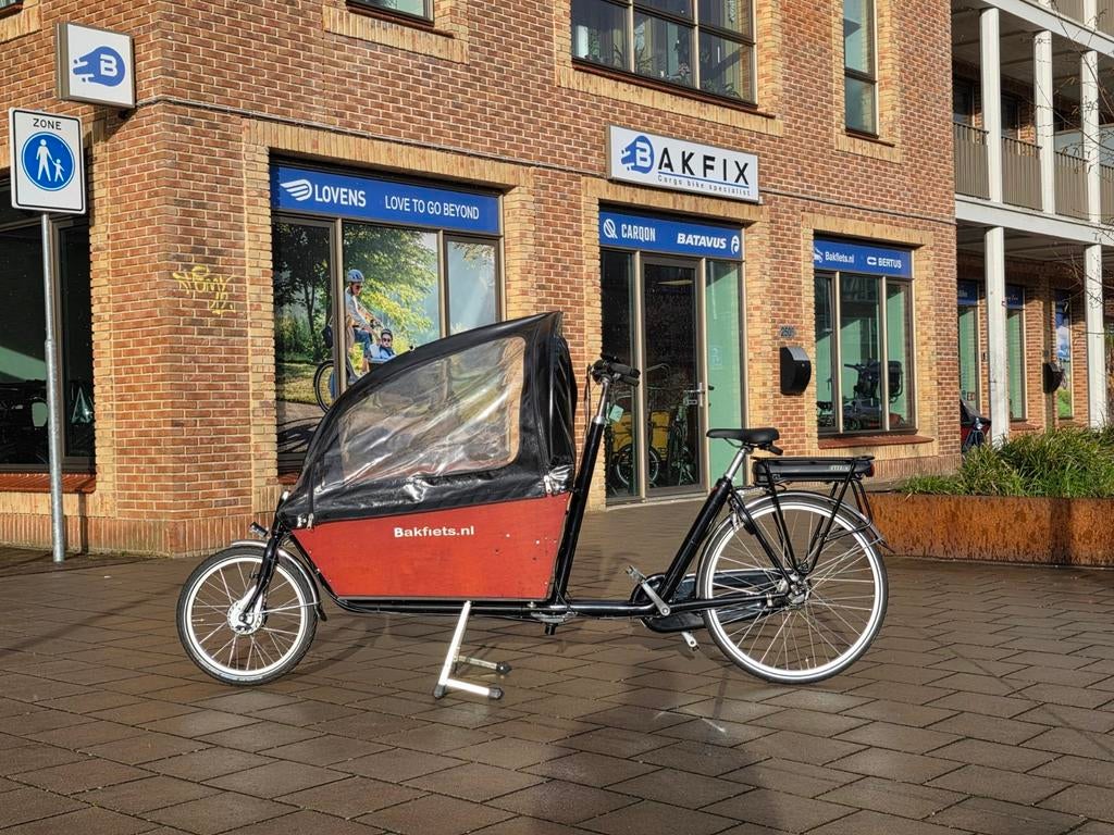 2dehands Cargo Bike long met nieuwe motor en accu!, Fietsen en Brommers, Fietsen | Bakfietsen, 4 kinderen of meer, Info@bakfiets.nl