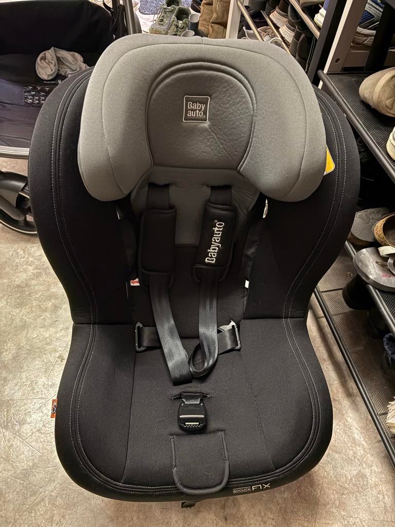 Babyauto autostoel - Zo goed als nieuw, Kinderen en Baby's, Autostoeltjes, Zijbescherming, Zo goed als nieuw, 9 t/m 36 kg, Isofix
