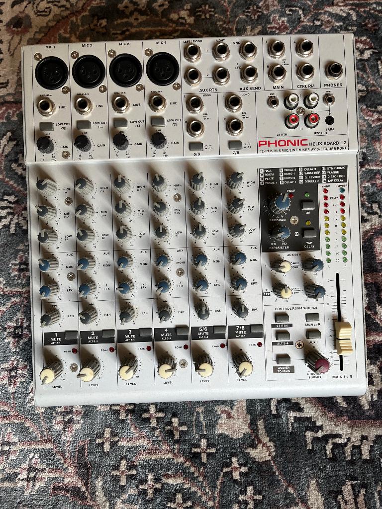 Phonic (Behringer) helix 12  8-kanaals mengpaneel met USB, Ophalen, Gebruikt, 10 tot 20 kanalen, Microfooningang