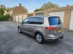 VW Touran 1.6TDI 7pers 2017 | Trekhaak | Camera | Navi, Auto's, Volkswagen, Navigatiesysteem, Beige, Origineel Nederlands, 24 km/l