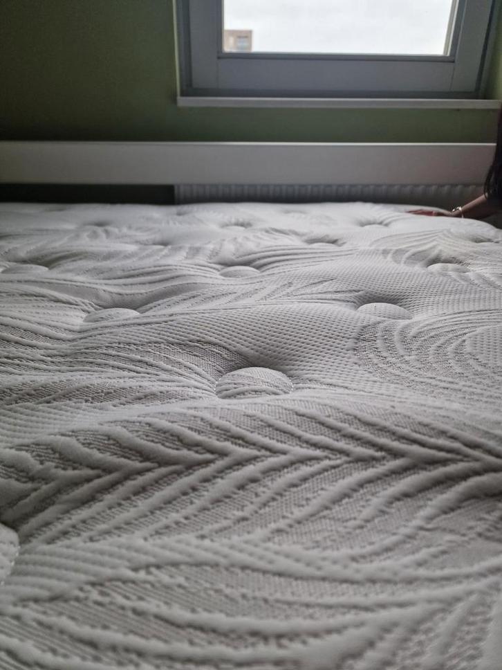 HOMAVO Matras 140x200 - Zo goed als nieuw!, Huis en Inrichting, Slaapkamer | Matrassen en Bedbodems, Zo goed als nieuw, Matras