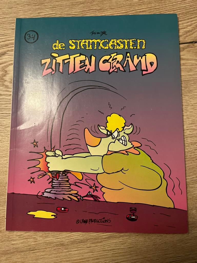 De Stamgasten Zitten Geramd - Stripboek #34, Eén stripboek, Ophalen of Verzenden, Gelezen