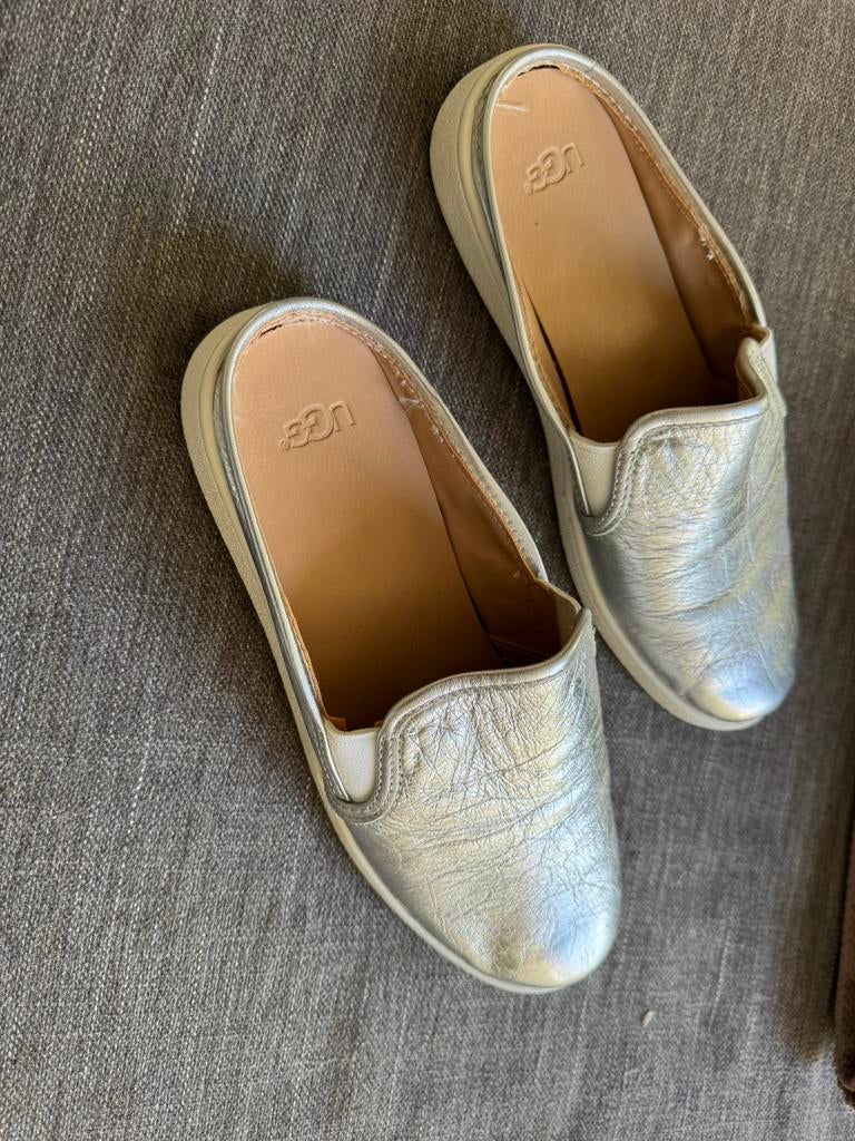 Ugg slippers nieuw, Kleding | Dames, Schoenen, Ophalen of Verzenden, Nieuw
