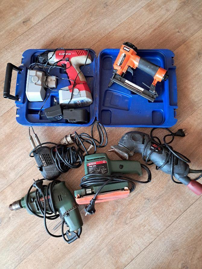 gereedschapskist met boor-,niet-,vlak +driehoekschuurmachin, Ophalen, Gebruikt