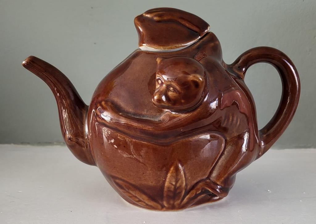 Vintage theepotje met aapje - Zeer goede staat, Antiek en Kunst, Antiek | Keramiek en Aardewerk, Ophalen of Verzenden
