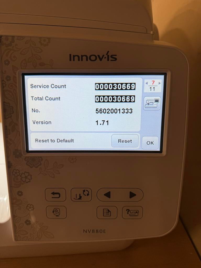 Brother Innovis 880E Borduurmachine, Hobby en Vrije tijd, Borduren en Borduurmachines, Ophalen, Zo goed als nieuw, Machineborduren