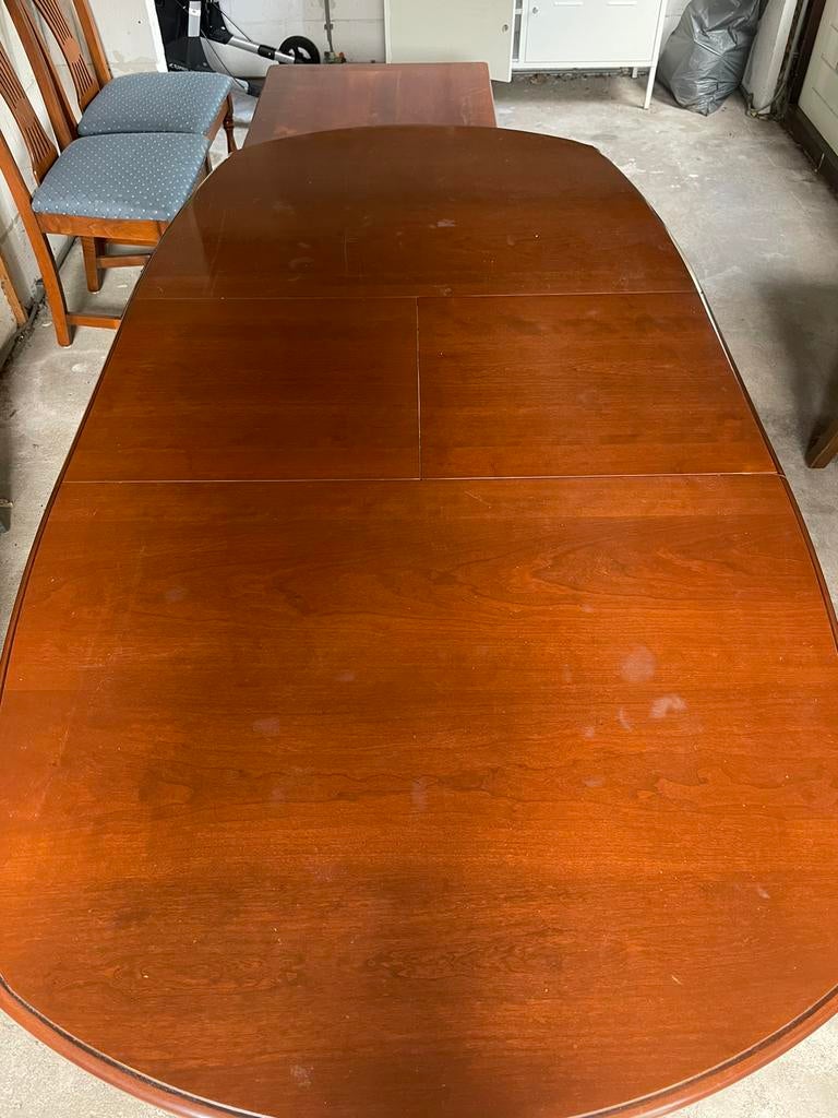 GRATIS: mahoniehouten uitschuifbare ovalen eettafel, Huis en Inrichting, Ophalen, 50 tot 100 cm, Zo goed als nieuw, Vijf personen of meer