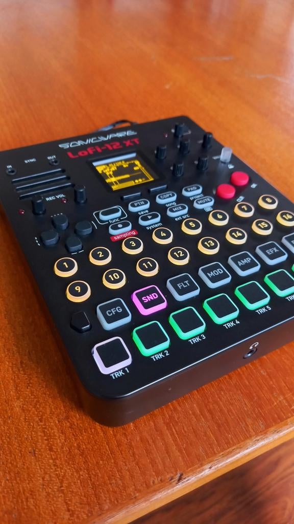 Sonicware Lofi12xt - In uitstekende staat incl SD en adapter, Ophalen, Gebruikt