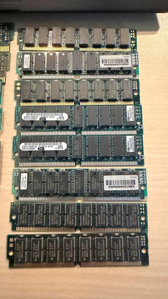 Vintage EDO RAM Geheugenmodules voor Oudere Systemen, Computers en Software, RAM geheugen, Gebruikt, Desktop, 1 GB of minder, Overige soorten