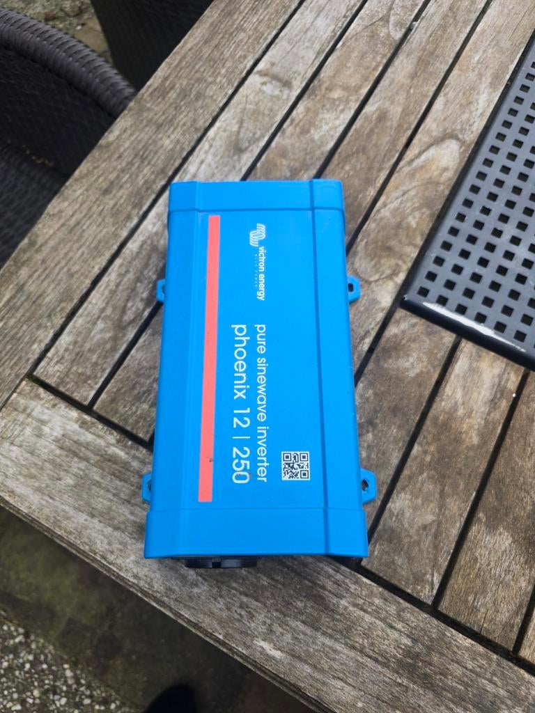 Victron phoenix 12 -250, Ophalen of Verzenden, Gebruikt, Overige typen