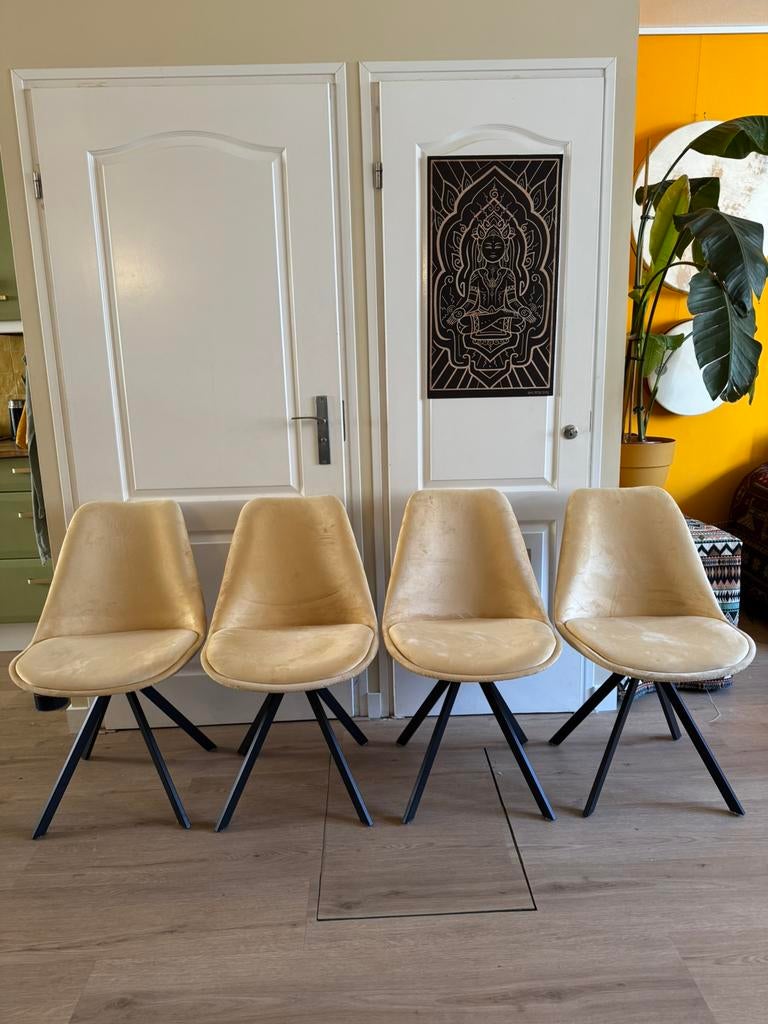 4 industriële velvet eetkamerstoelen - "champagne" kleur, Huis en Inrichting, Stoelen, Ophalen of Verzenden, Zo goed als nieuw