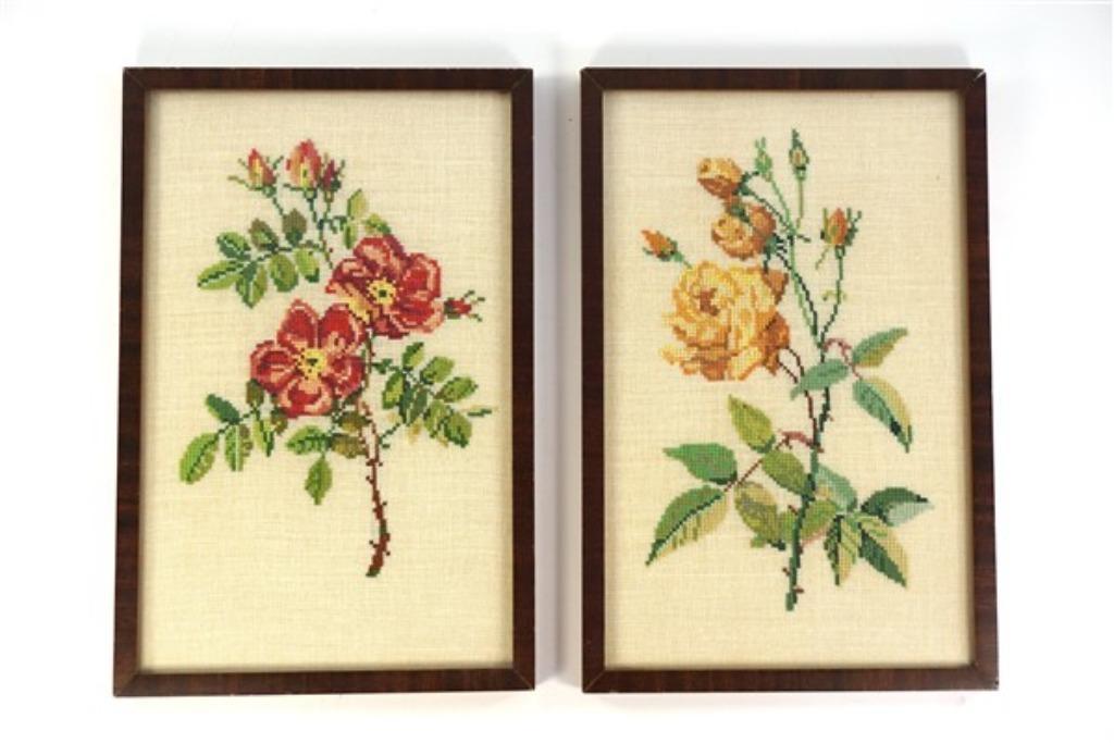 2 schilderijtjes in kruissteek bloemen, Minder dan 50 cm, Ophalen of Verzenden, Zo goed als nieuw, Minder dan 50 cm