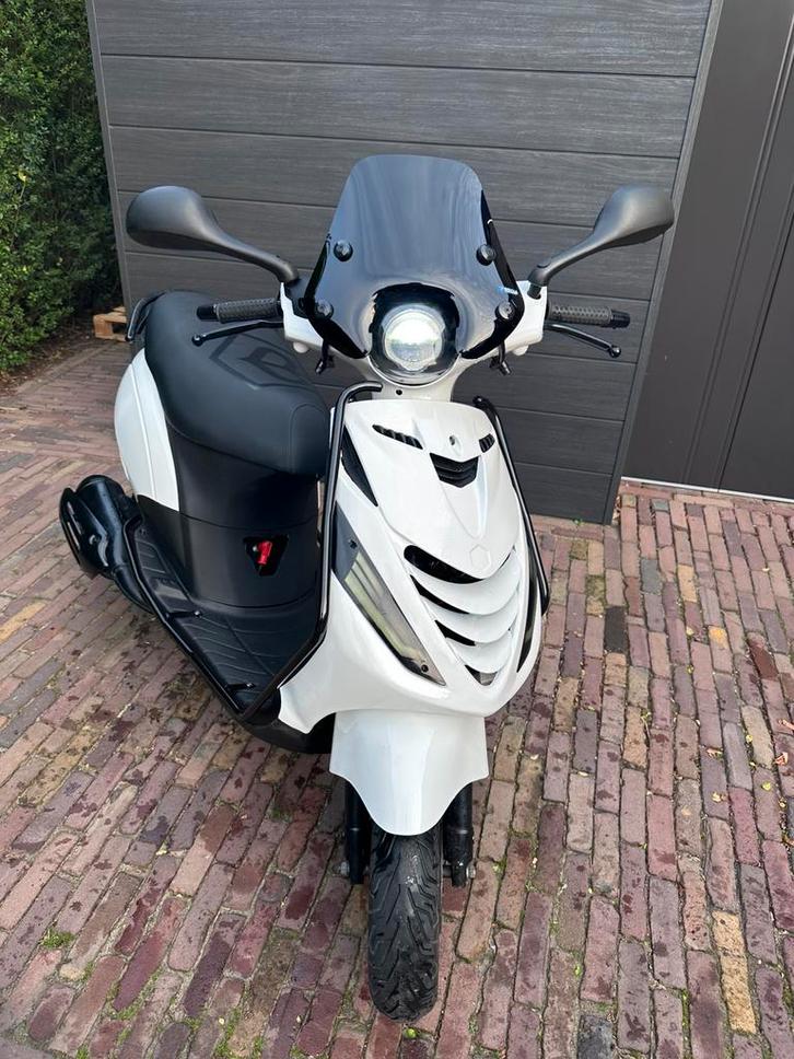 Piaggio Zip 2T 183cc Custom – Skipper blok – Malossi/BGM/Ht, Fietsen en Brommers, Scooters | Piaggio, Zo goed als nieuw, Zip, Tweetakt