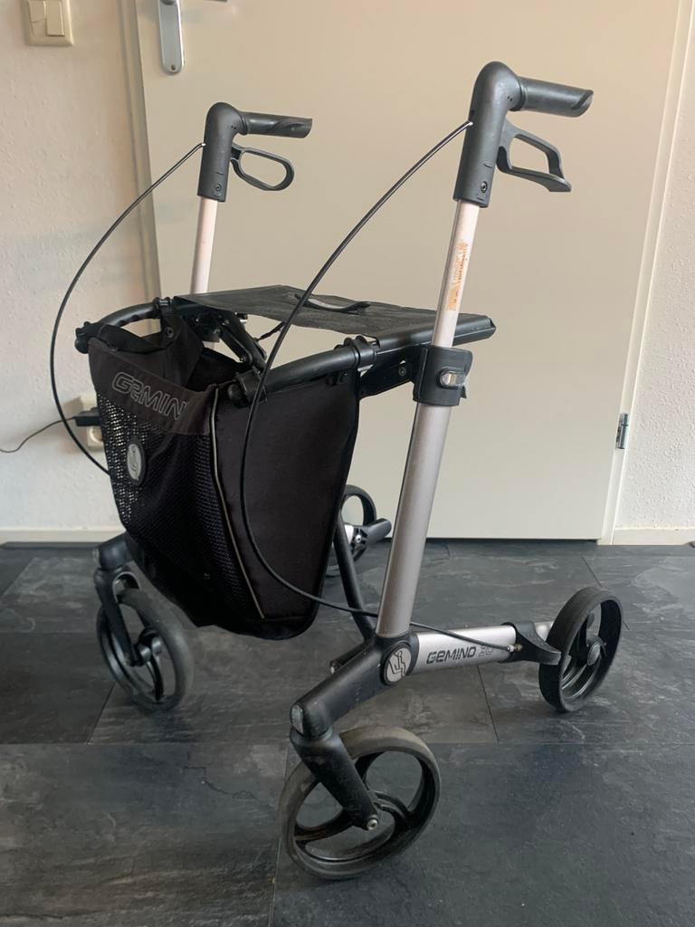 Gemino 30 handicare Rollator model M, Ophalen, Opvouwbaar, Zo goed als nieuw