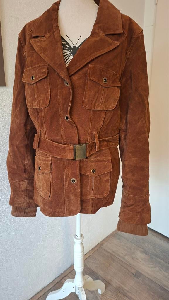 Bruine suède jas met riem en zakken, jaren 70 stijl, Maat 38/40 (M), Bruin, Ophalen of Verzenden, Onbekend