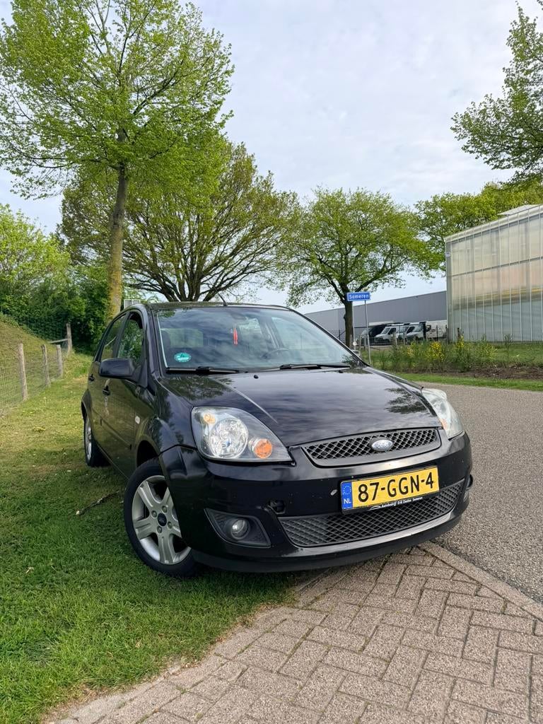 Ford fiesta 1.3 2008 5 Deurs Zwart, Particulier, Te koop