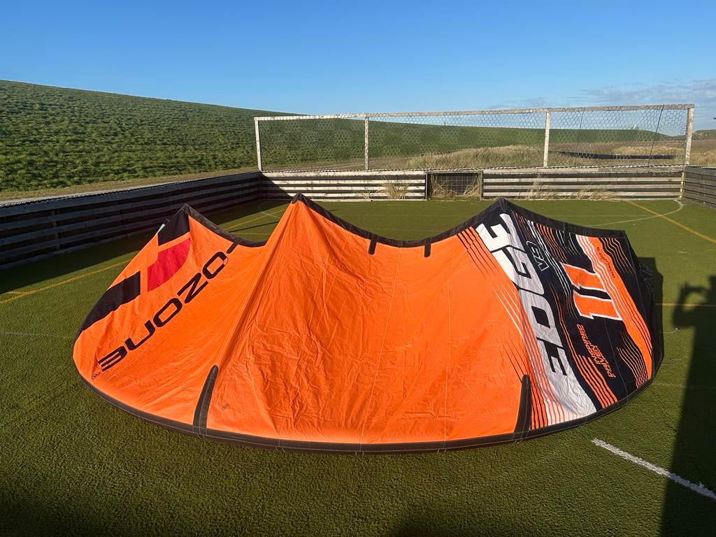Ozone Edge V9 11m² Kite - Perfect voor Kitesurfen, Watersport en Boten, Kitesurfen, Ophalen, Gebruikt, Geen board, 11 m²