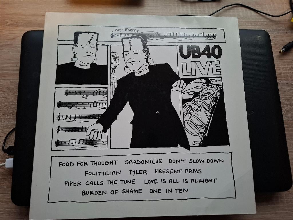 LP UB40 – Live. (1983), Cd's en Dvd's, Vinyl | Pop, Gebruikt, 1980 - 1989, 12 inch, Inclusief binnenhoes